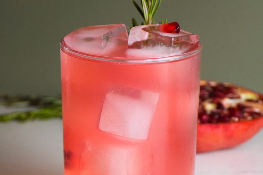 Pomegranate Riesling Gin Fizz